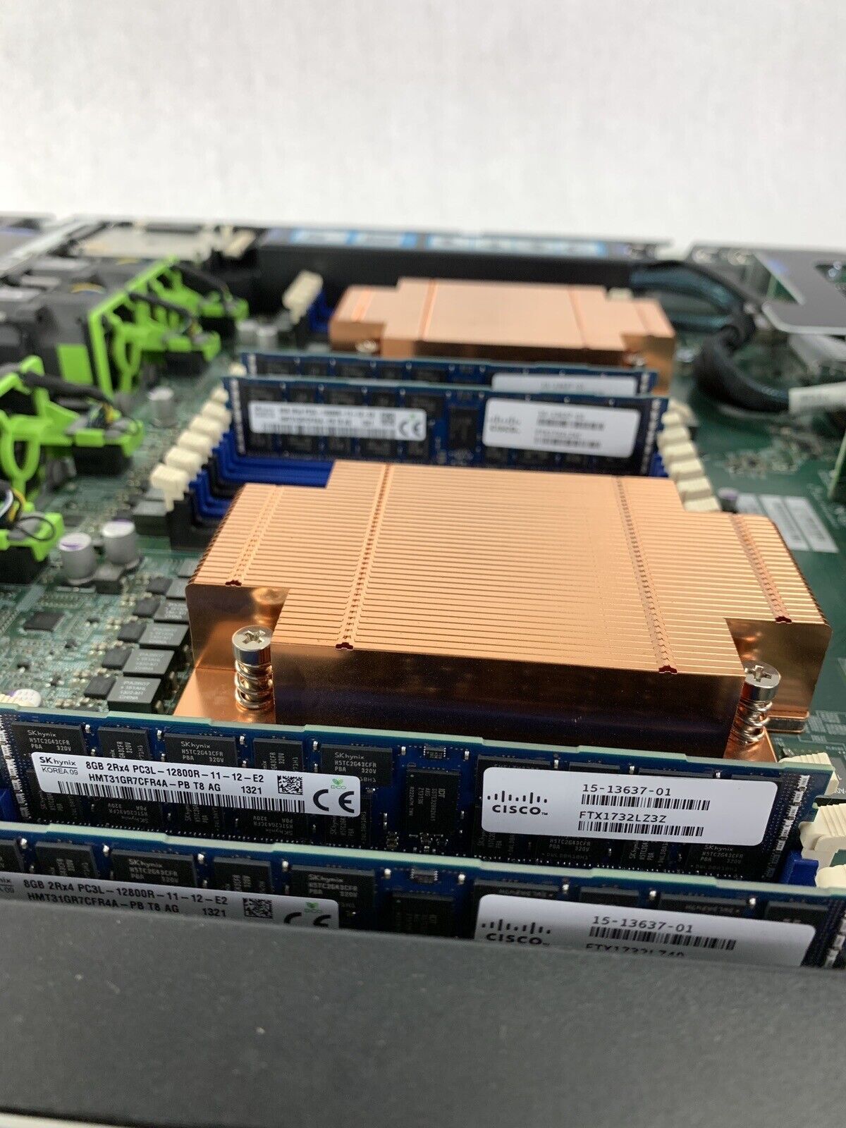 Cisco UCSC-C220-M3S V01 Xeon E5-2609 2.40 GHz  32 GB RAM No OS No HDD