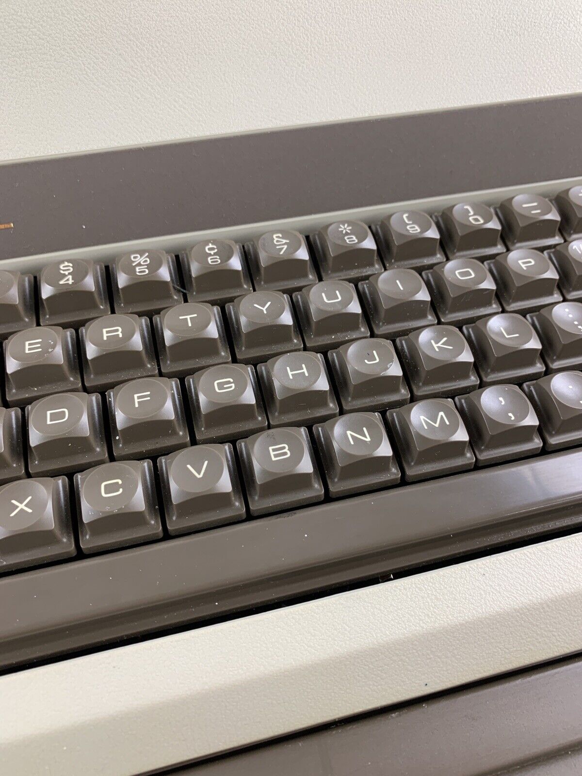 Royal Medallion II Portable Electricl Typewriter Power Tested w/ Case Vintage
