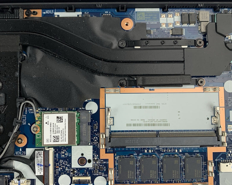 Lenovo ThinkPad E14 Gen 3 14" Ryzen 5 5500U 2.1 Ghz 8 GB Ram No OS/HDD/AC Dinged