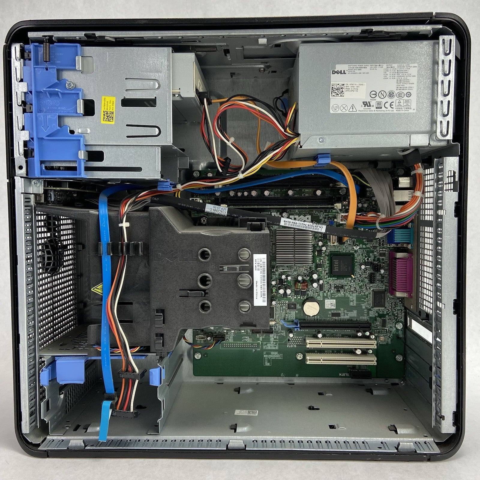 Dell Optiplex 780 MT Intel Core 2 Duo E8400 3GHz 2GB RAM No HDD No OS9