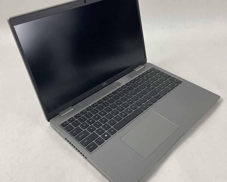 Dell Latitude 5520 15.6" i5-1135G7 2.40 GHz 8 GB RAM No SSD/OS/AC - Bad C-Port