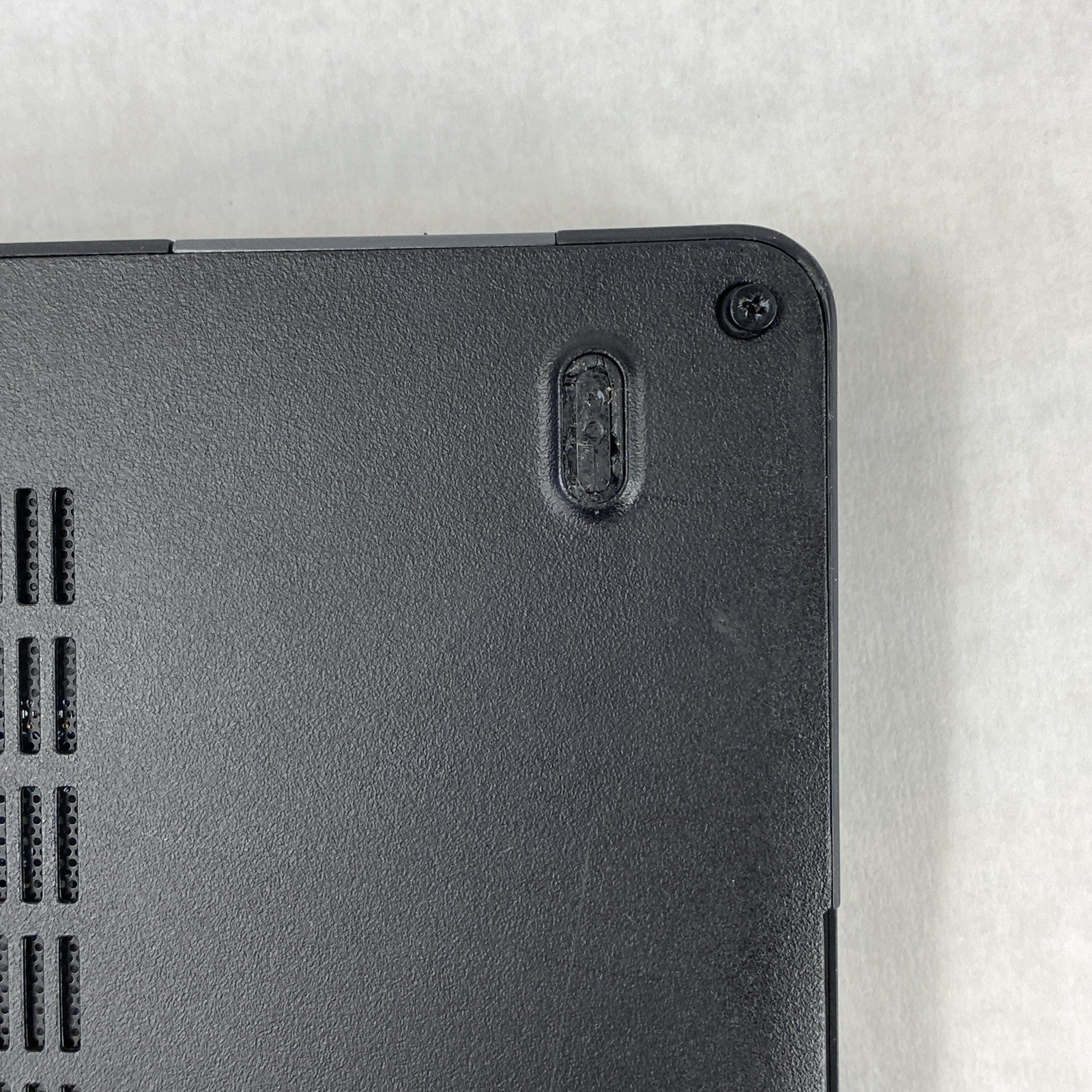 Dell Latitude 5580 Intel Core i7-7600U 2.80GHz 8GB RAM 15.6" No HDD No OS