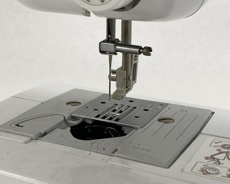 Brother LX3817 Sewing Machine No Foot Pedal No Power Cord parts or Repair