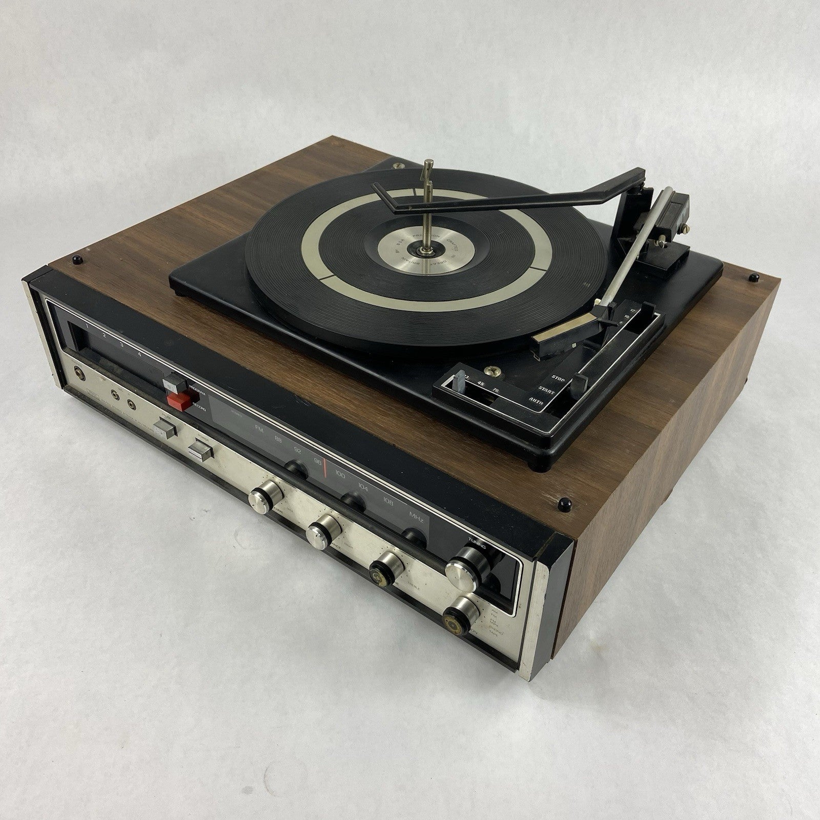 Sears 400.91712 700 AM/FM Stereo 8 Track Turntable Music System0