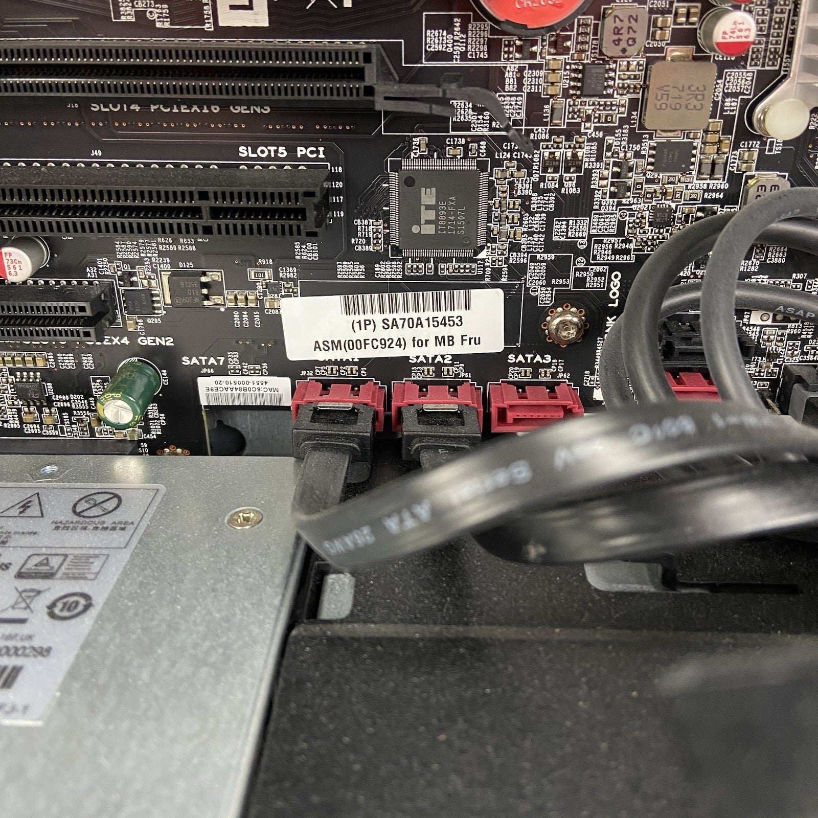 Lenovo ThinkStation P710 2x Intel Xeon E5-2620 V3 2.4GHz 32GB RAM No HDD No OS9