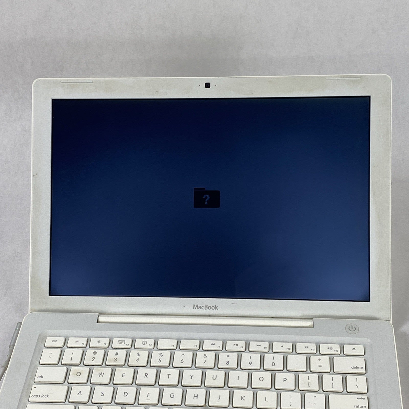 Apple MacBook A1181 2008 13" 2.1GHz Core 2 Duo 1GB RAM No HDD No OS No Battery1
