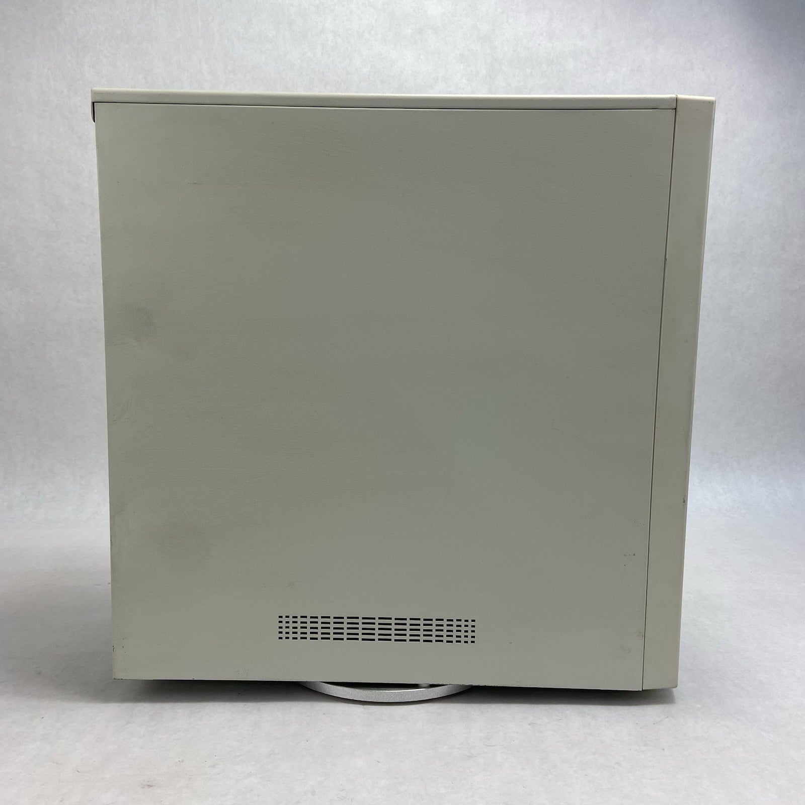 Beige In-Win A500 Mid Tower ATX Computer Case Bare Bones No PSU5