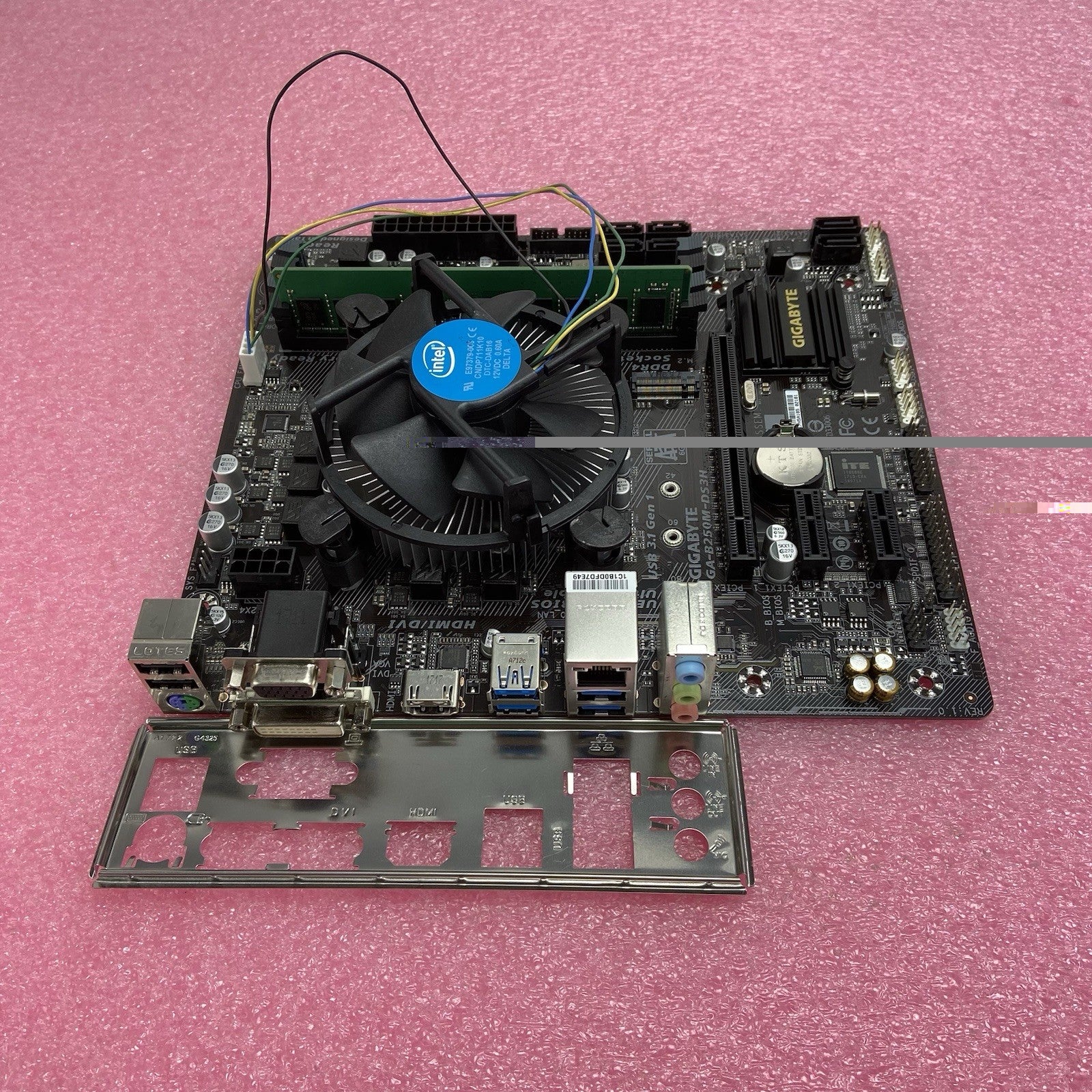 Gigabyte B250M-DS3H Motherboard Intel Core i5-7400 3GHz 4GB RAM w/IO Shield4