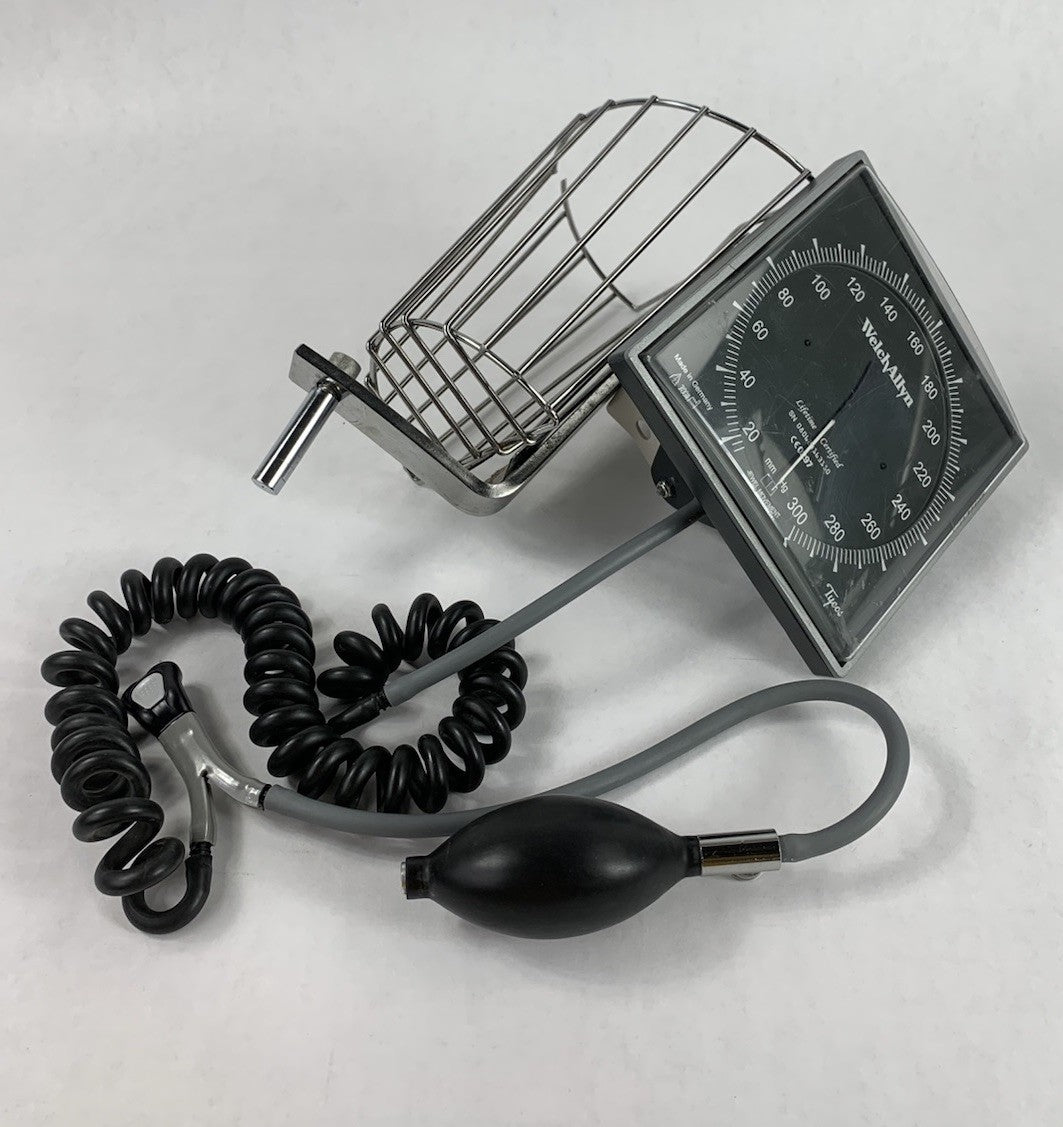 Welch Allyn CE0297 Sphygmomanometer Dark Grey With Basket and Pressure Regulator0