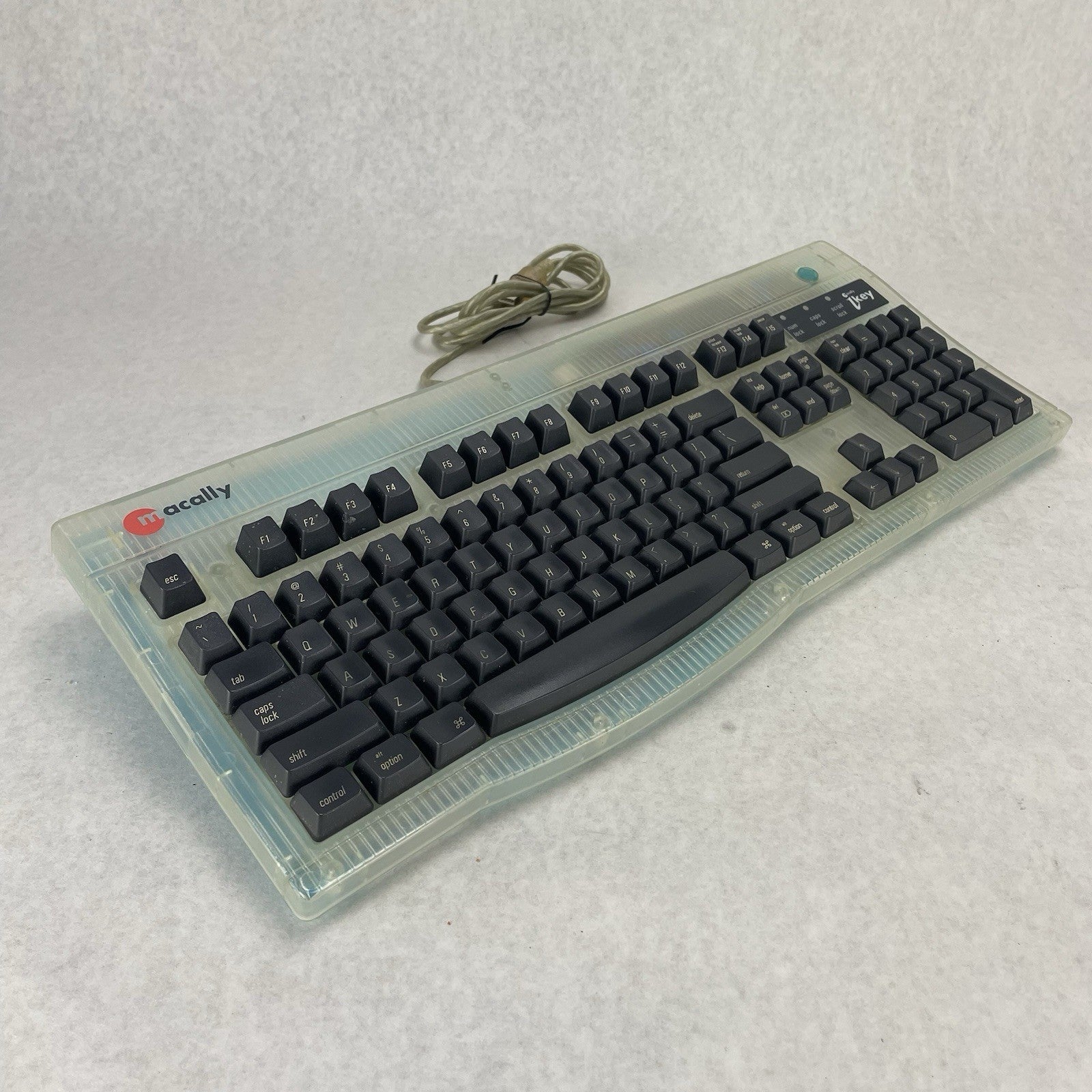 Macally iKey Wired USB Keyboard