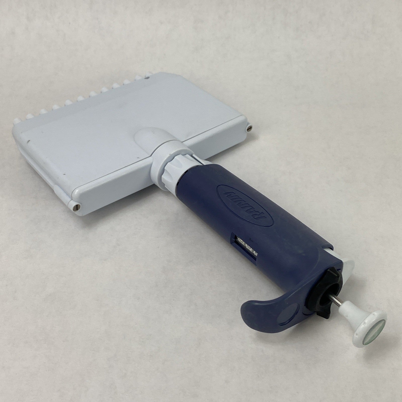 Rainin L200 Pipetlite 20-200 µL LTS 12-Channel Handheld Manuel Pipette11