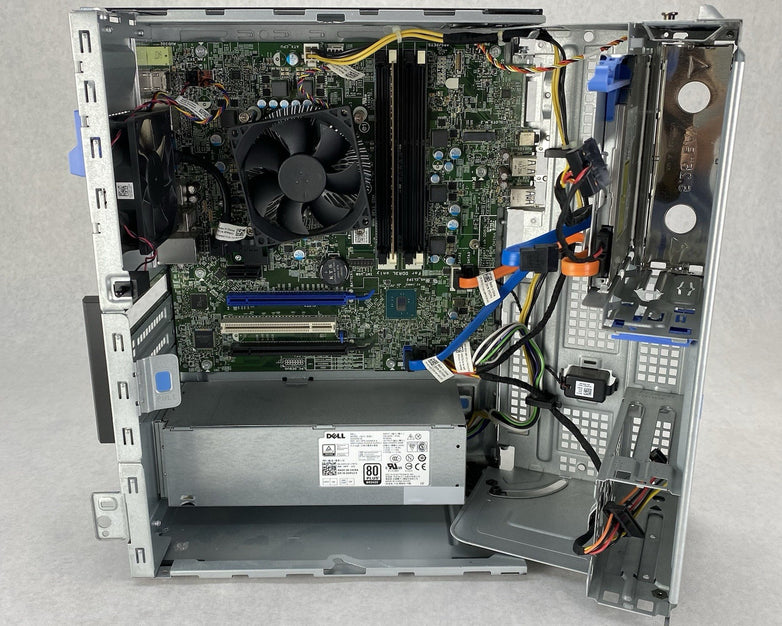 Lenovo ThinkCentre M900 SFF Intel Core i7-6700 3.4GHz 8GB RAM No HDD No OS