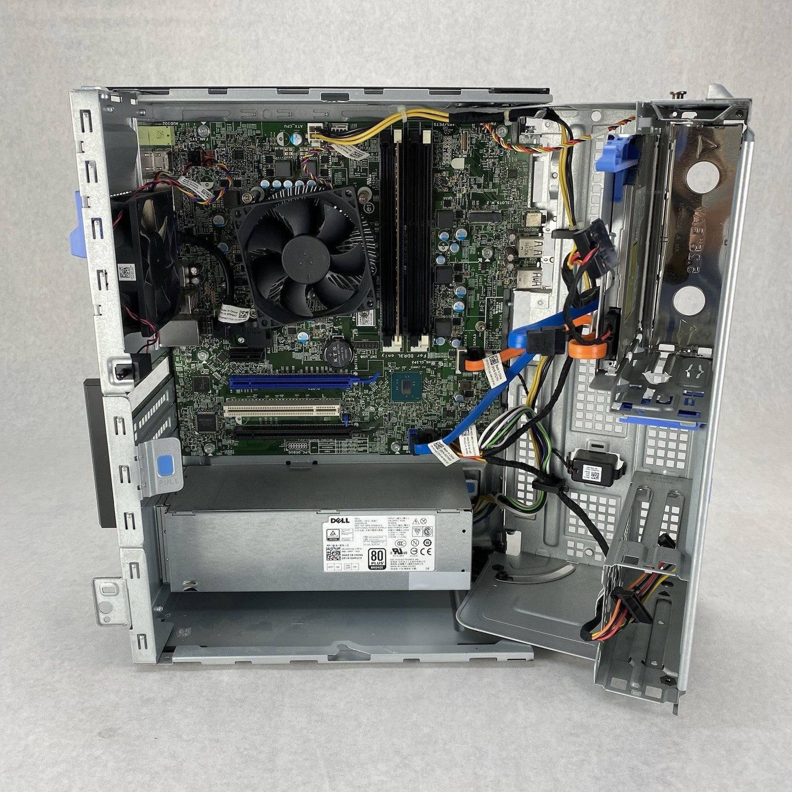 Lenovo ThinkCentre M900 SFF Intel Core i7-6700 3.4GHz 8GB RAM No HDD No OS