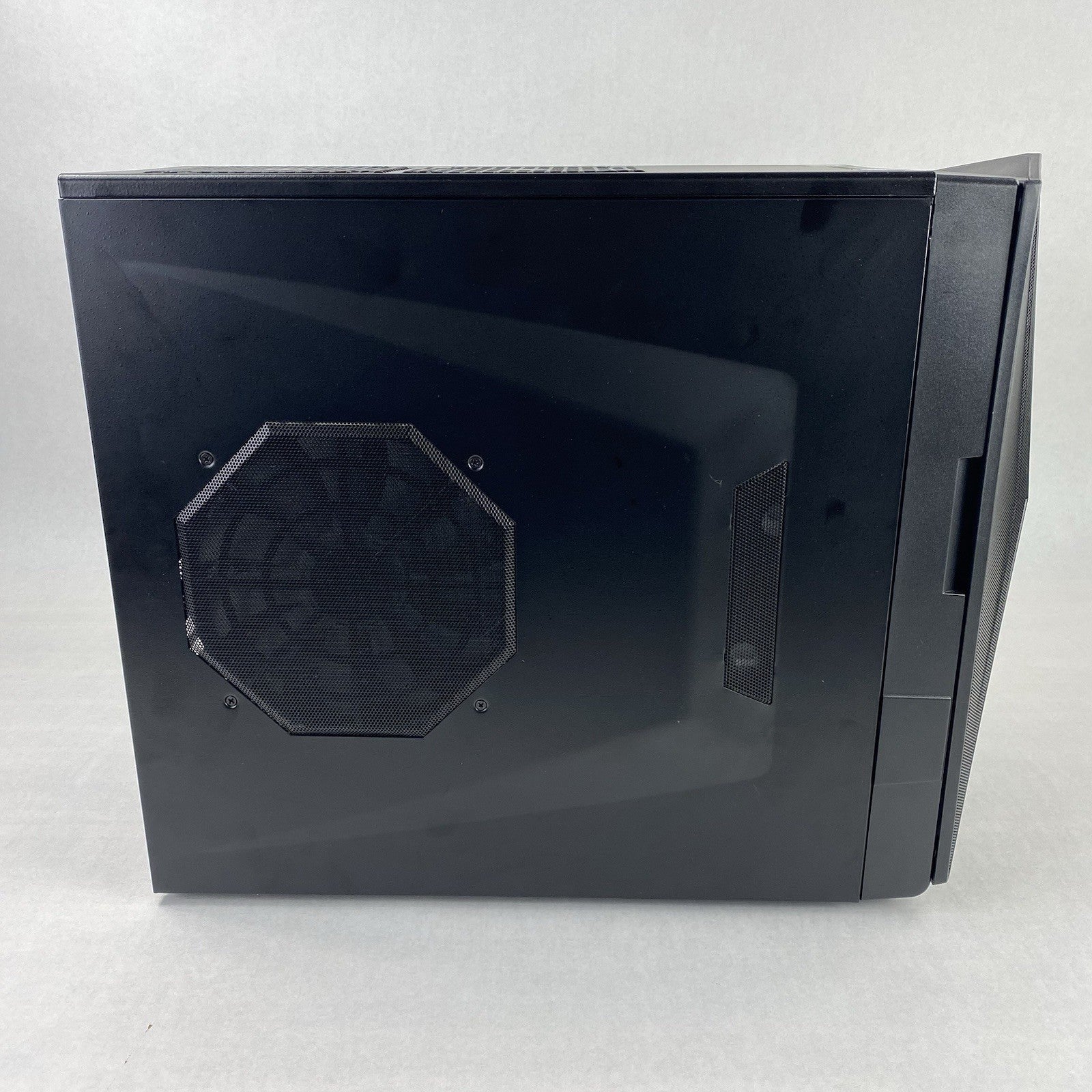 NZXT Hades Mid ATX Computer Tower with 550W Power Supply