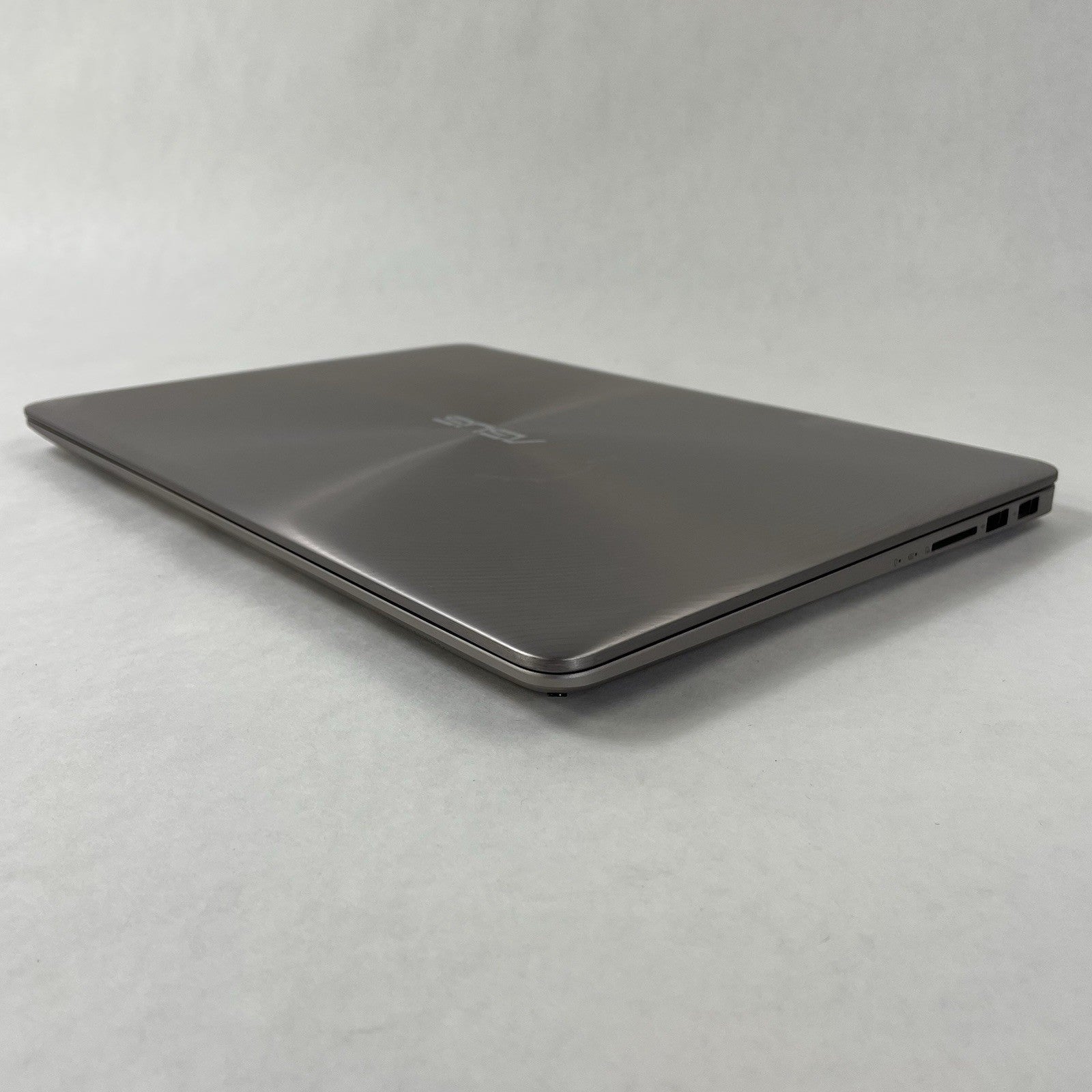 Asus UX410U 14" i7-8550 1.80 GHz 8 GB RAM No SSD/OS/AC/Battery7