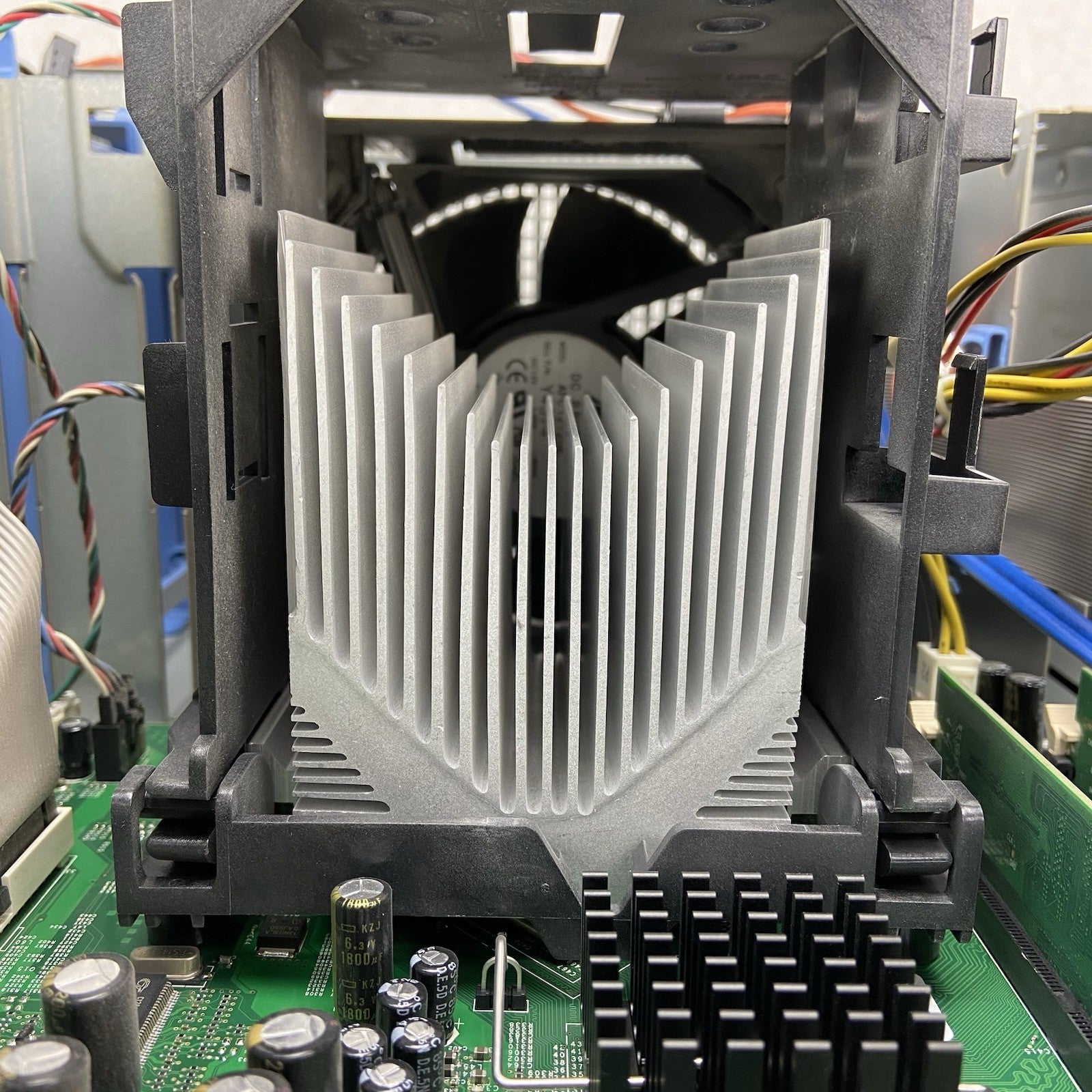 Dell Optiplex GX520 MT Intel Pentium 4 2.8GHz 1GB RAM No HDD No OS XP COA8