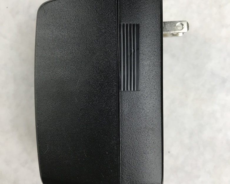 Tamura AC Adapter 835AS15080 IN:120V AC 60Hz 20W OUT: DC 15.0V 800mA