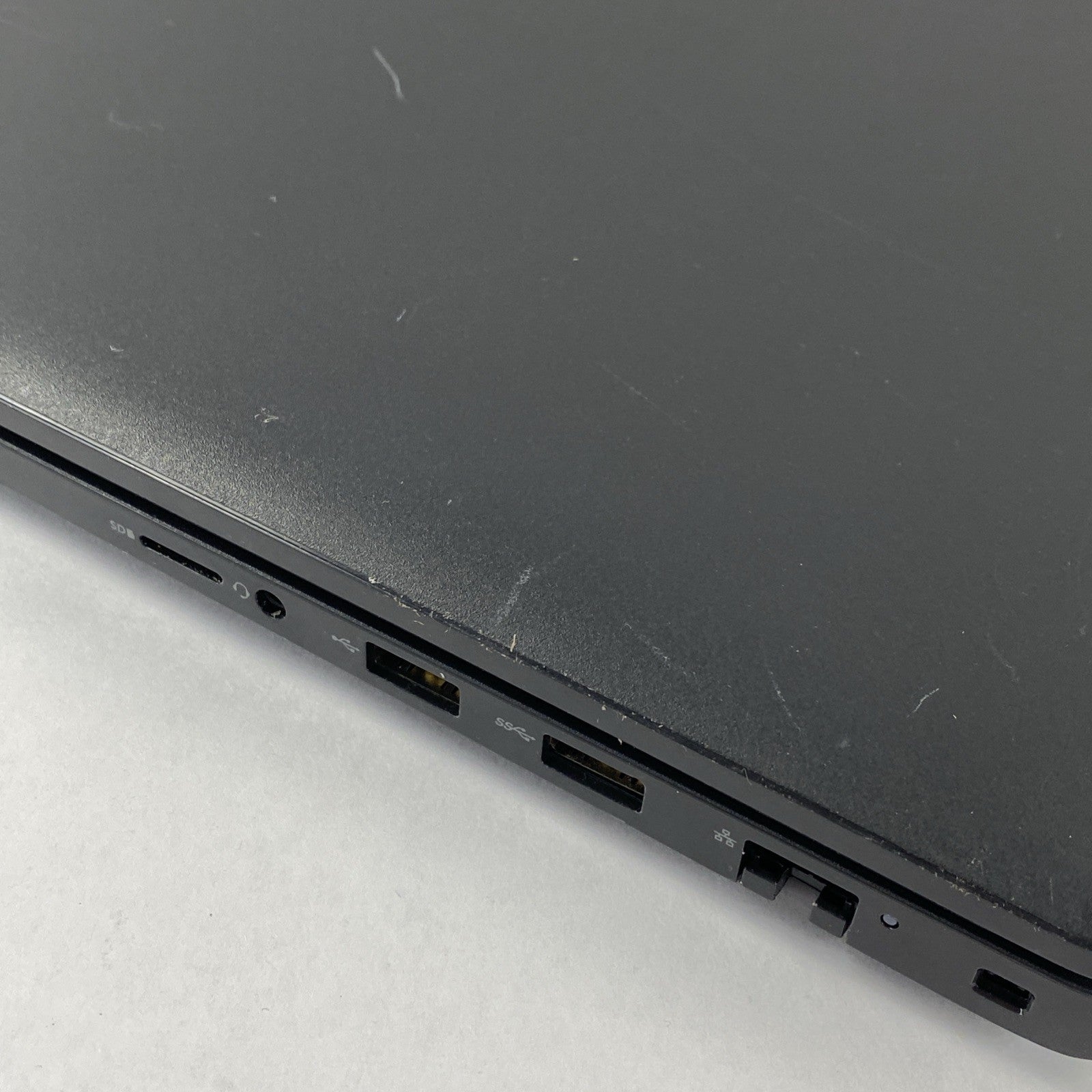 Dell Latitude 3520 Intel Core i5-1135G7 2.40 GHz 16 GB RAM 15.6" No SSD No OS