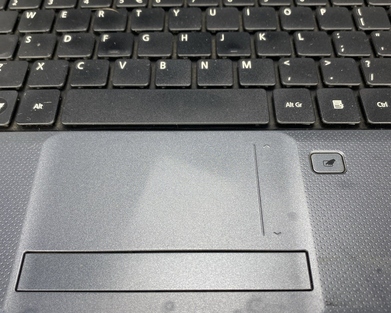 Acer Aspire 5740 15.6" Intel Core i3-M330 2.13GHz 4GB RAM No AC HDD OS