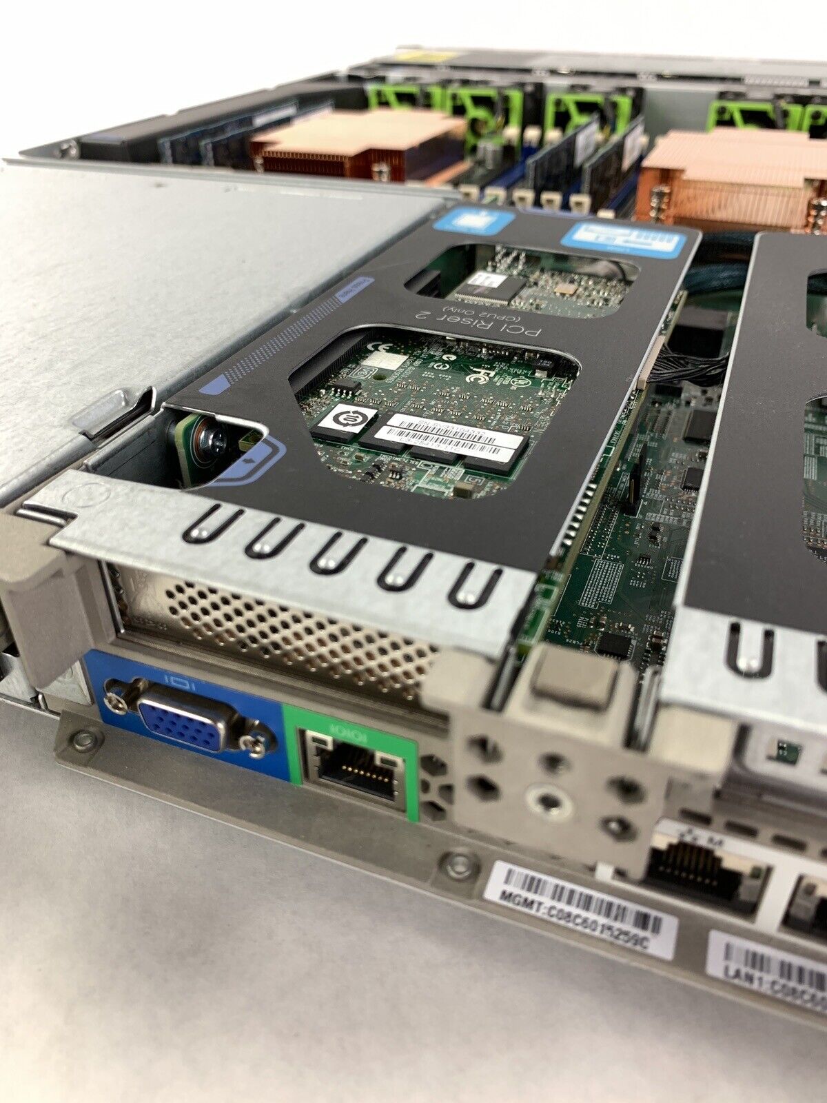 Cisco UCSC-C220-M3S V01 Xeon E5-2609 2.40 GHz  32 GB RAM No OS No HDD