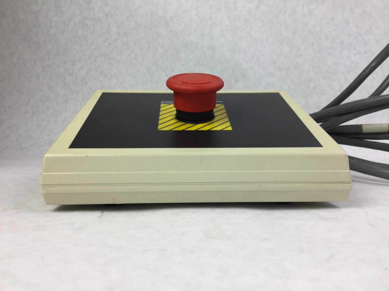 MTS TestStar II  Emergency Stop