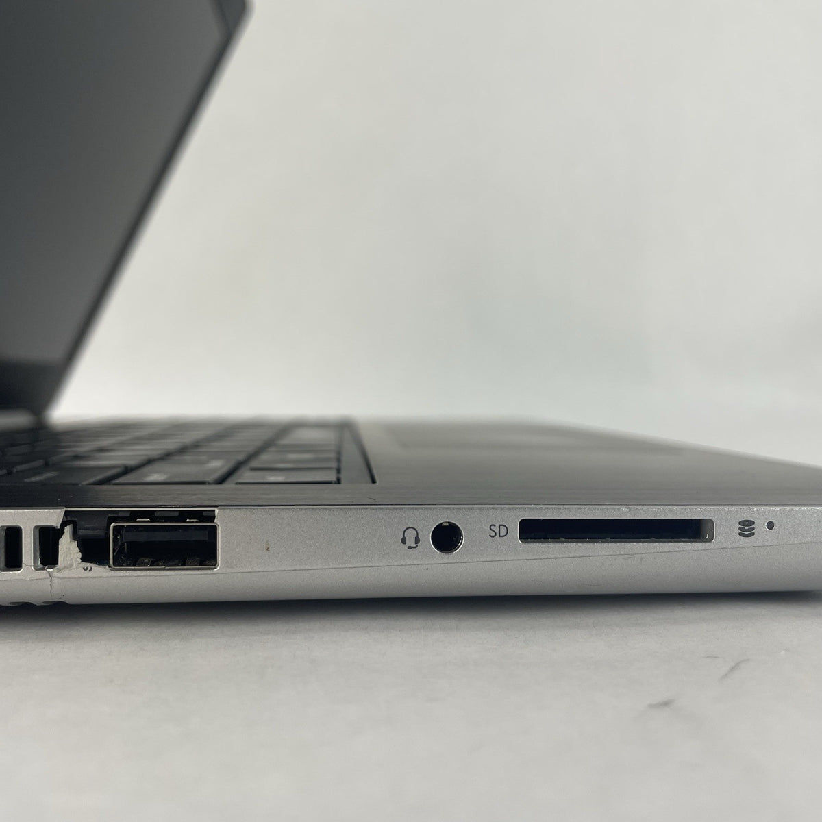 HP mt21 14" Celeron 3867U 1.80 GHz 4 GB RAM No SSD/OS/AC - USB6