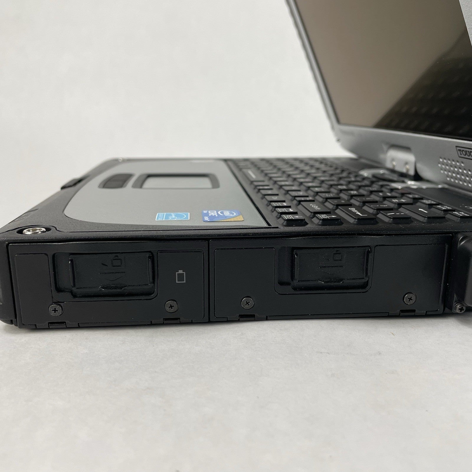 Panasonic ToughBook CF-19 10.6" Core 2 Duo U9300 1.20 GHz 2 GB RAM No SSD/OS/AC3