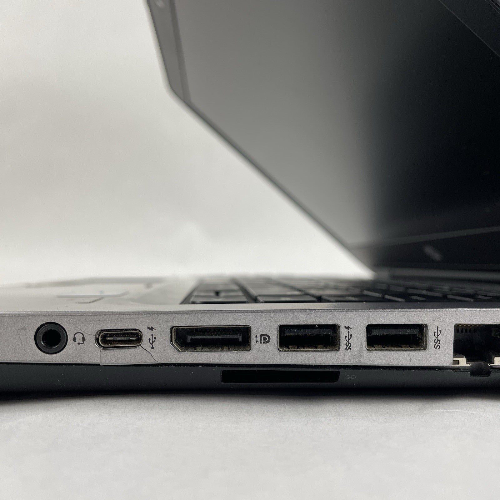 HP ProBook 640 G3 14" i5-7200U 2.50 GHz 8 GB RAM No SSD/OS/AC/Batt - Bad Corner6