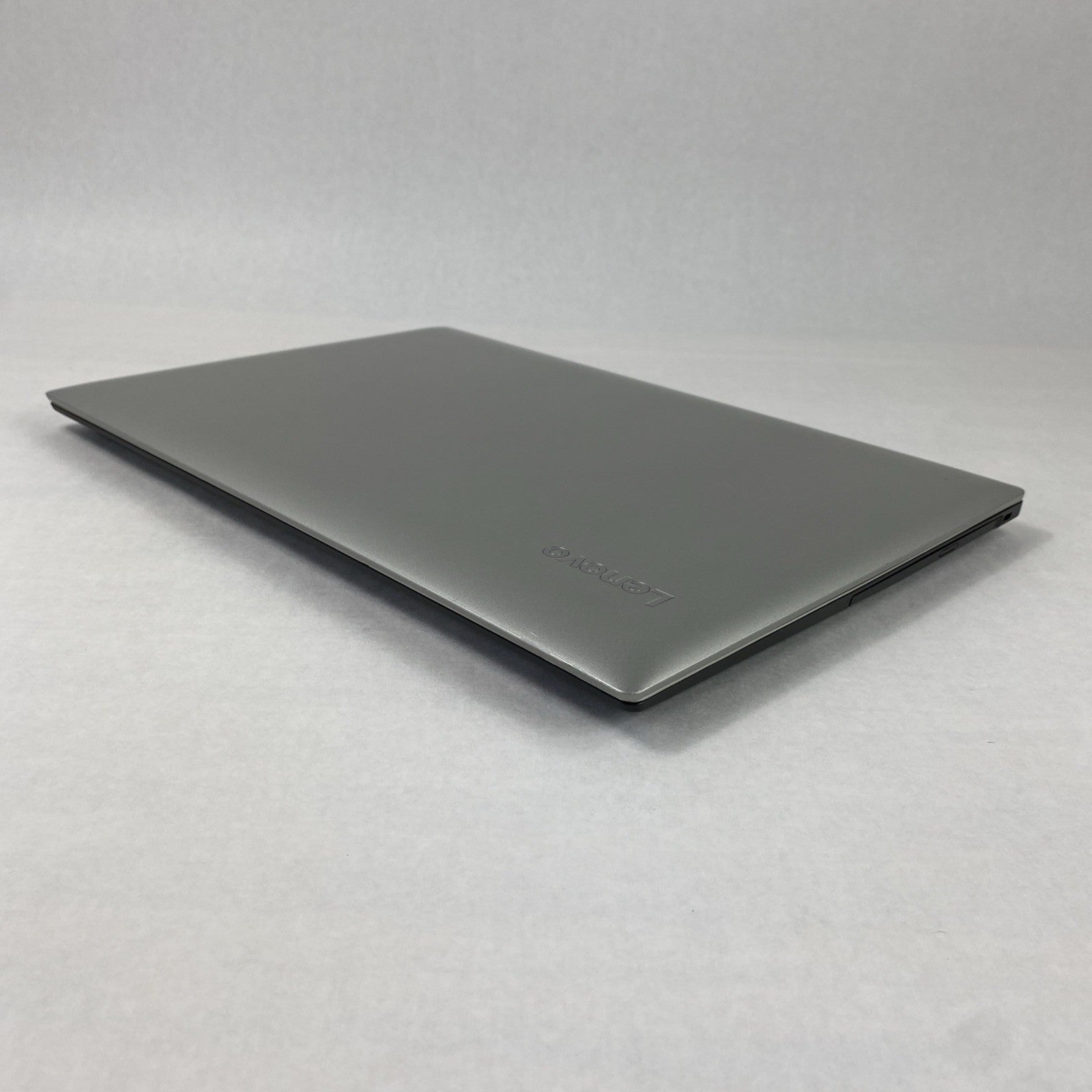 Lenovo IdeaPad 330-17IKB Core i7-8550U 1.80 GHz 16 GB RAM 17.3" No HDD No OS