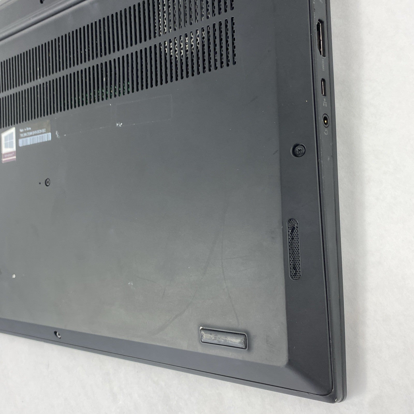 Lenovo ThinkPad P1 15.6" Touch Xeon E 2176M 2.70 GHz 16 GB RAM No HDD No OS