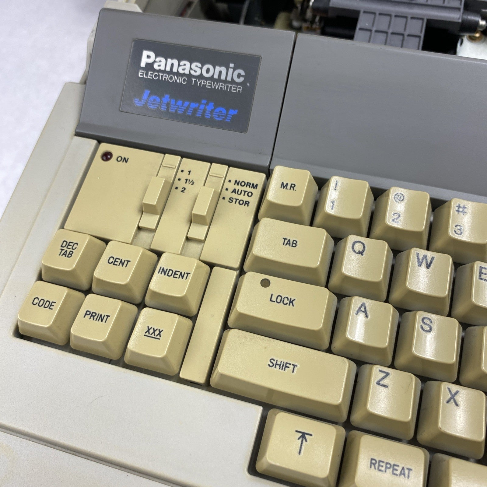 Panasonic Jetwriter KX-E500B Electronic Typewriter11