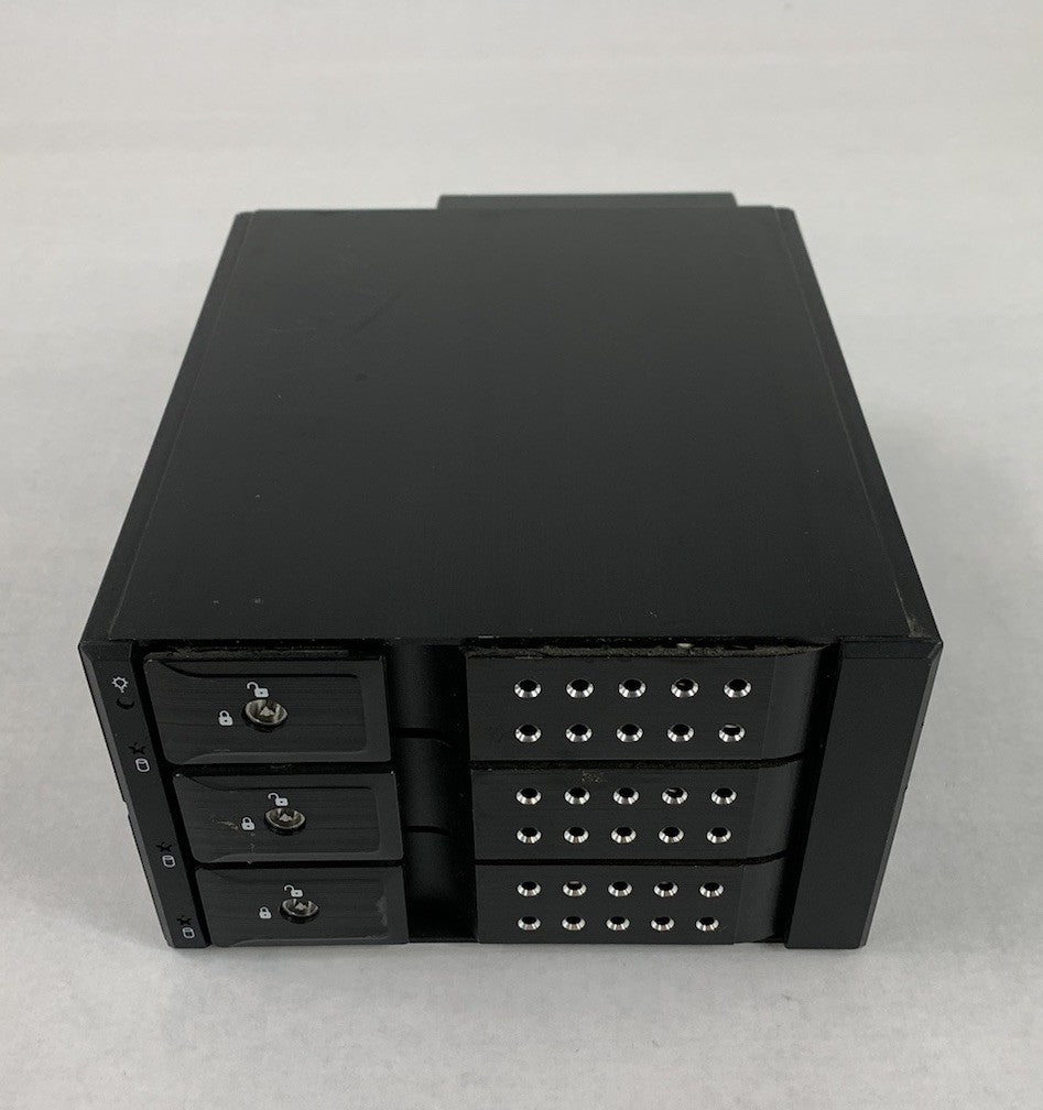 iStarUSA BPN-DE2300SS-Black 3 Tray HDD Black Hot-Swap Rack