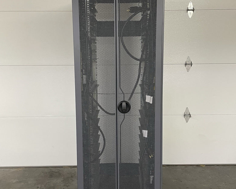 NETAPP NAC-0501 Server Rack Cabinet Unlocked With Keys
