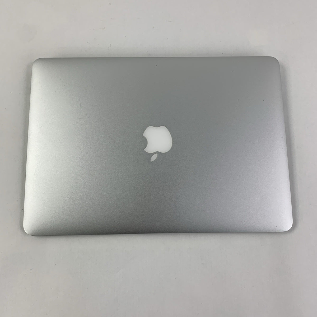 Apple Macbook Air A1466 2017 13.3" 1.8GHz i5 8GB RAM 121GB SSD OS Monterey 12.66