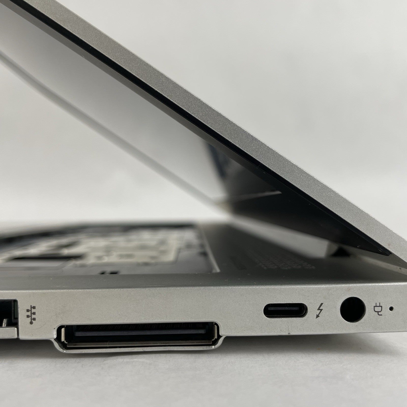 HP EliteBook 850 G6 15.6" i5-8365U 1.60 GHz 8 GB RAM No SSD/OS/AC - No Keyboard6