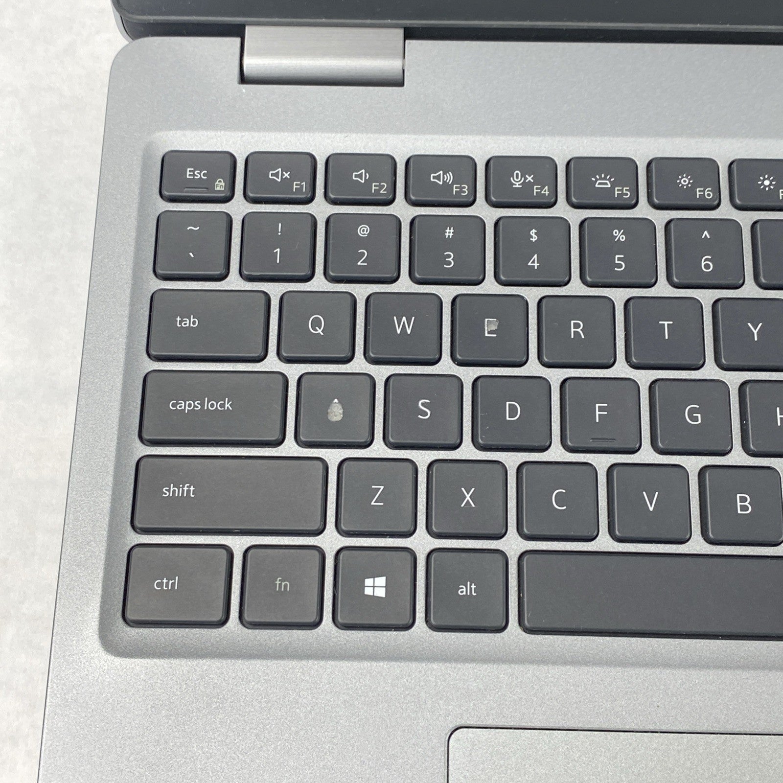 Dell Latitude 5520 Intel Core i5-1145G7 2.60 GHz 16 GB RAM 15.6" No SSD No OS