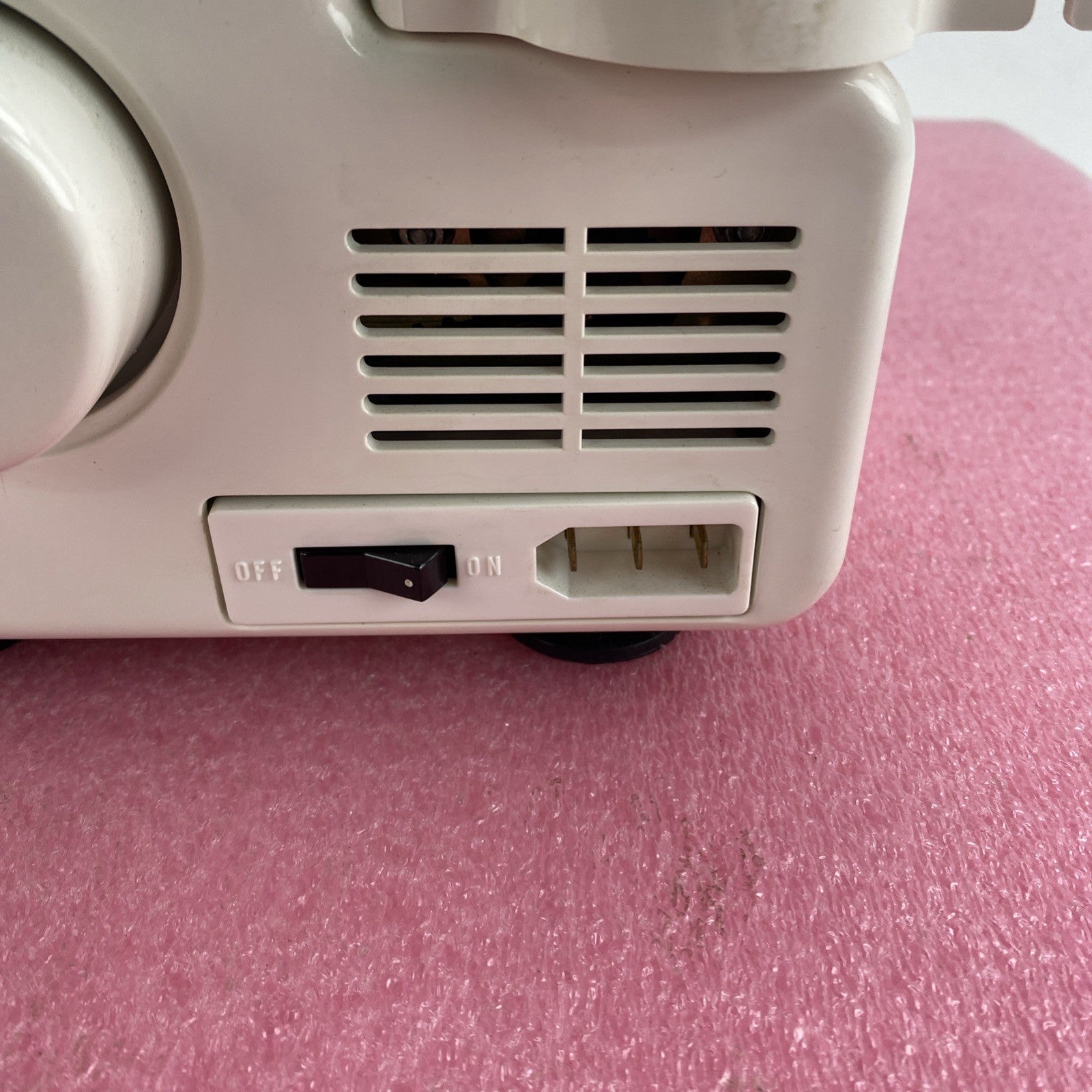 Janome 634 D MyLock Sewing Machine Eloctronic Controlled No Pedal or Cord7