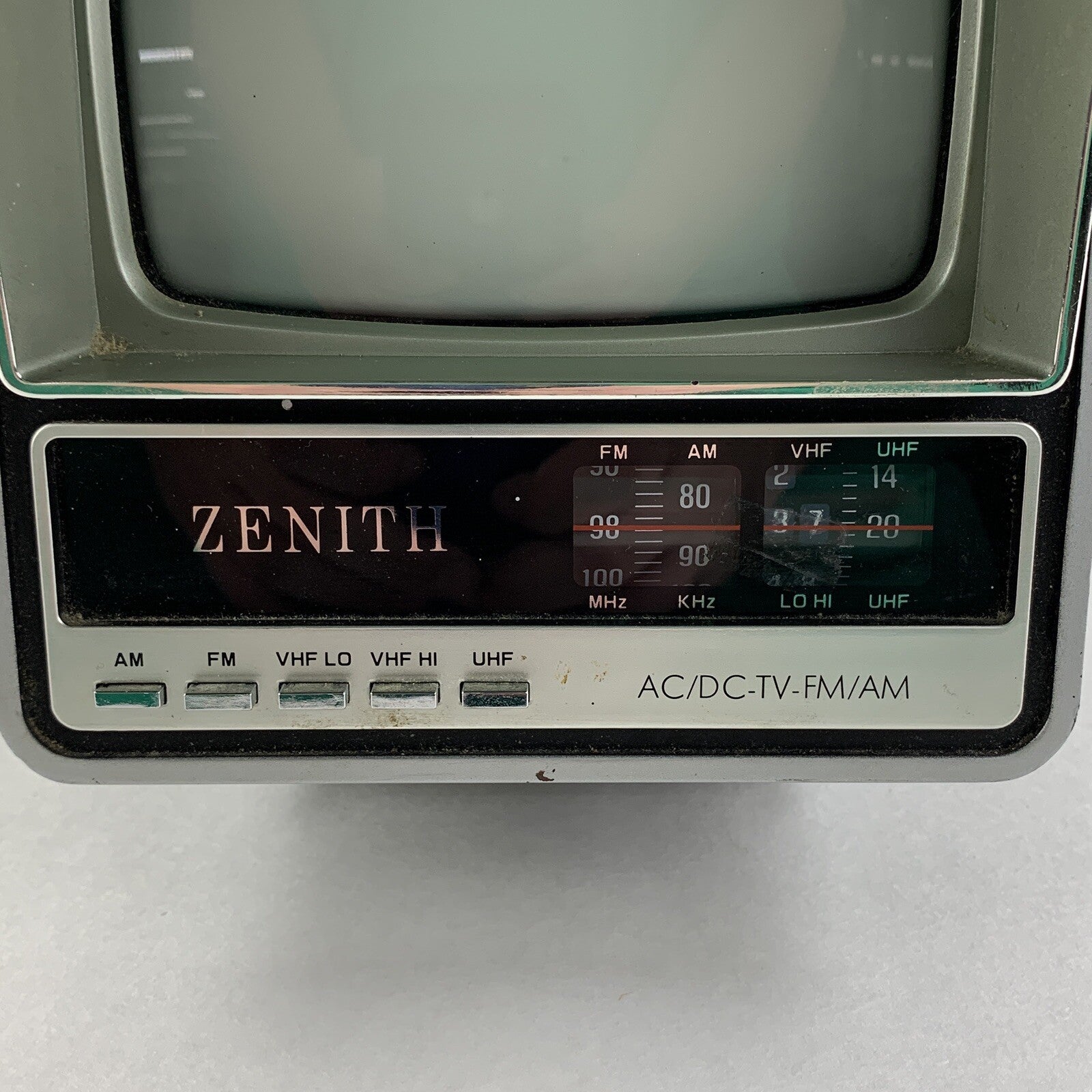 Zenith BT055S1 Portable 5” Television AM/FM Radio 1986 Vintage Untested