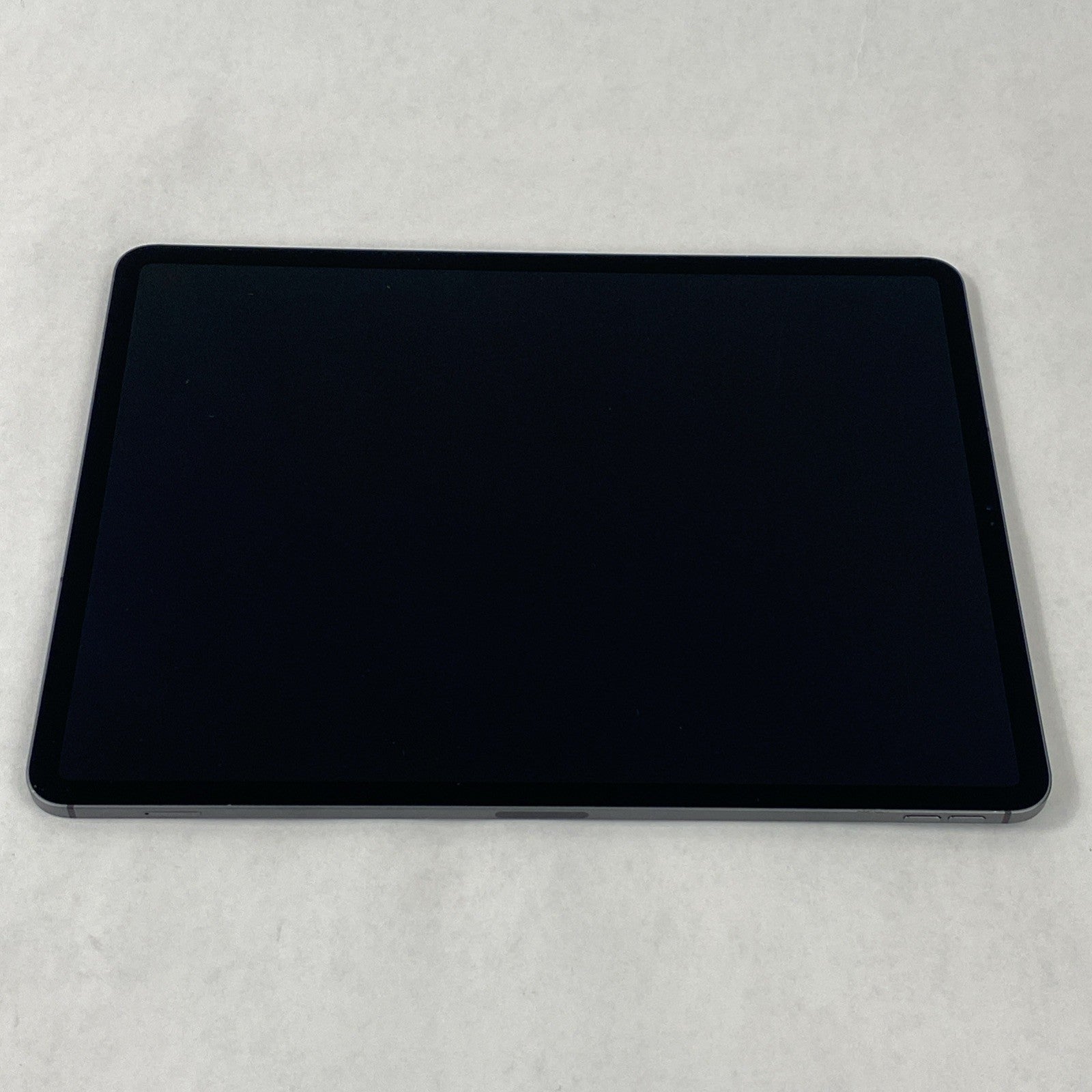 Apple iPad Pro 3rd Gen 12.9" A2014 64 GB Space Gray IOS 26.1