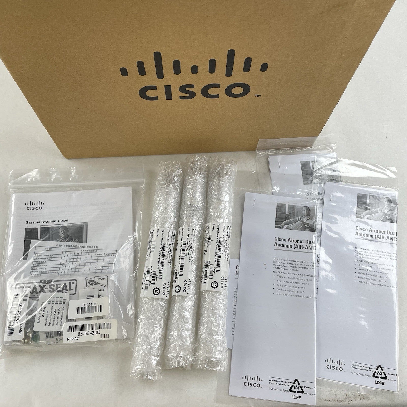 Cisco AIR-CAP1552E-A-K9 Outdoor Mesh Access Point w/ 3 Antennas AIR-ANT2547V-N
