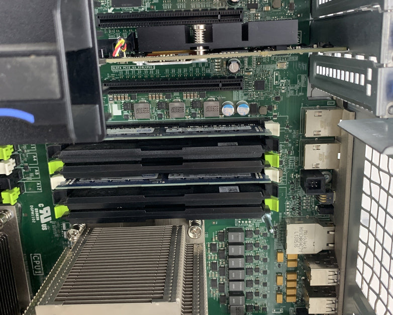 Dell Poweredge T620 Server 2x E5-2609 2.4 GHz 32 GB Ram Perc H710 No OS No HDD