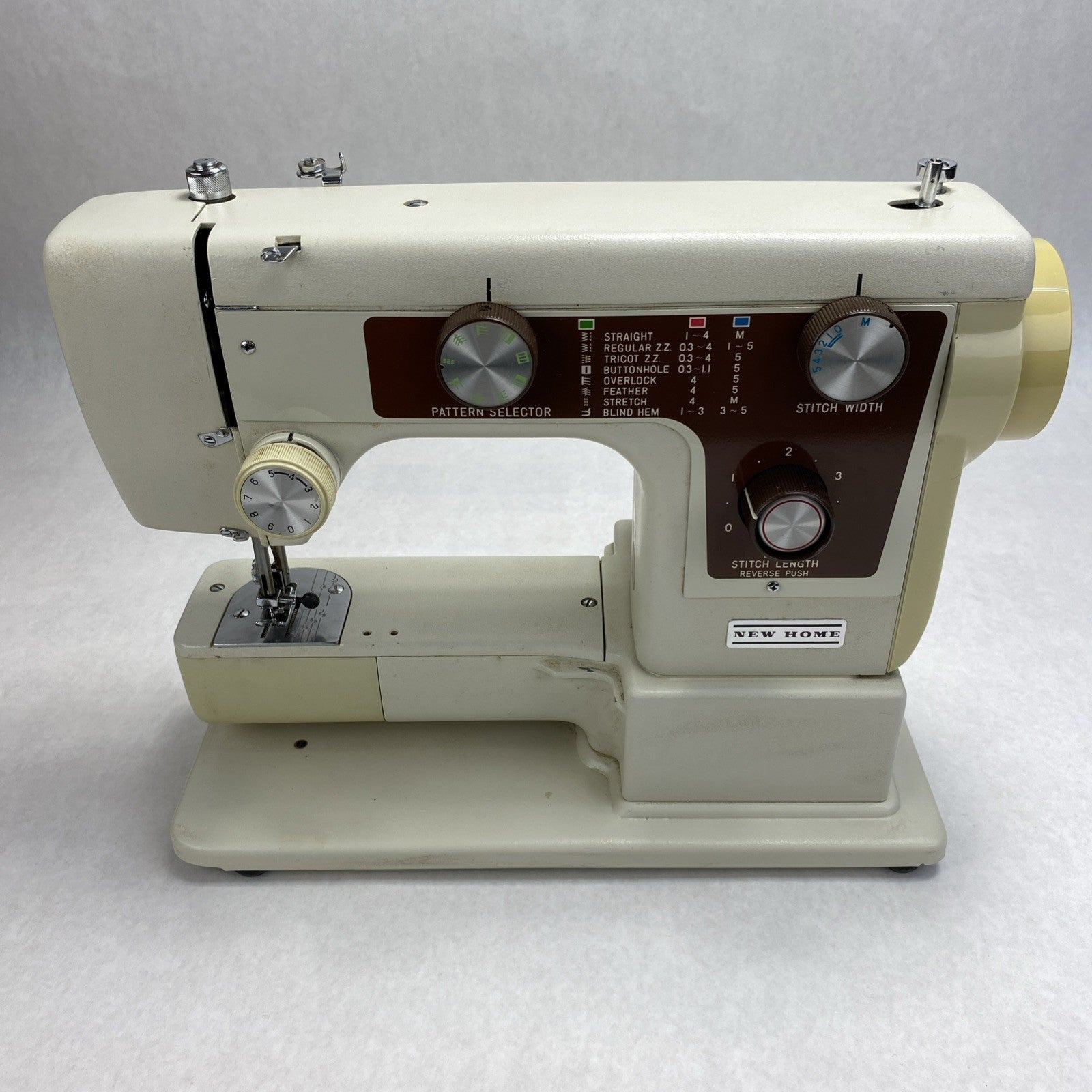 Vintage Janome New Home Model 640 Sewing Machine - Pedal and Manual With Case1