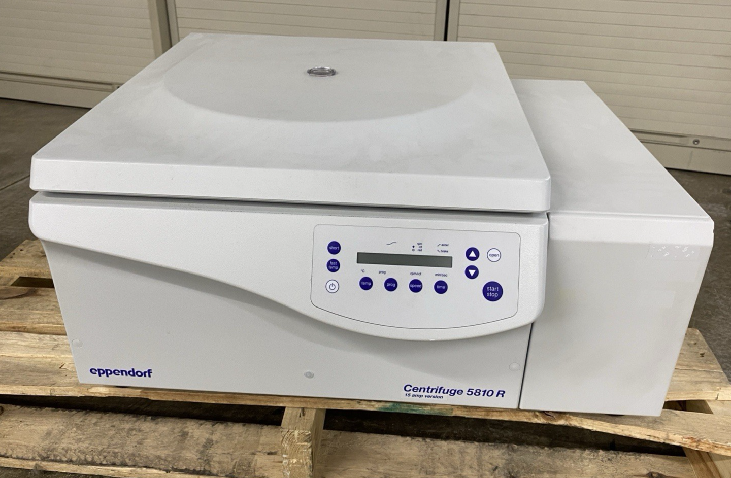 Eppendorf 5810R Refrigerated Centrifuge w/ A-4-62 Rotor