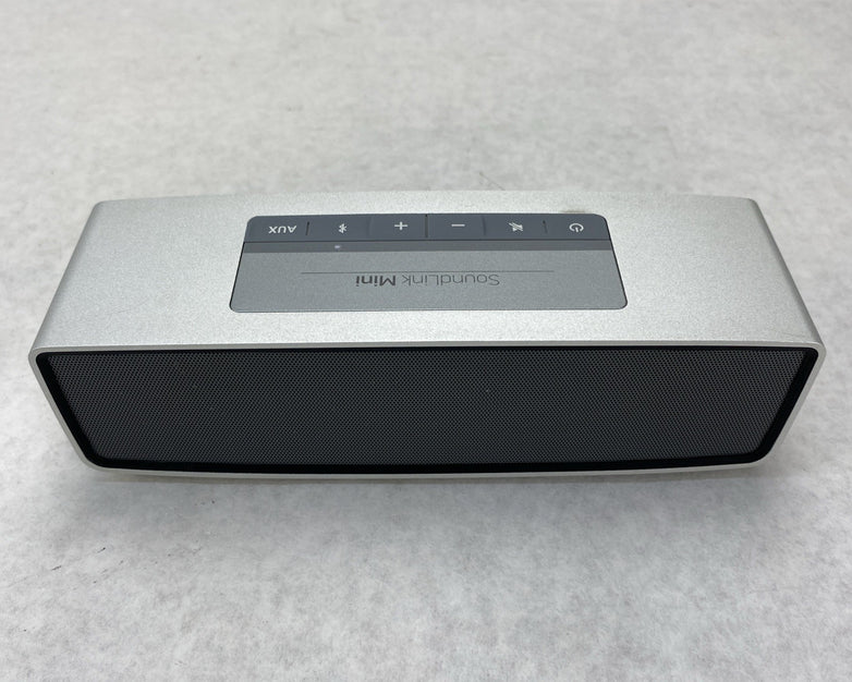 Bose SoundLink Mini 413295 Bluetooth and Aux Speaker With Charging Cradle