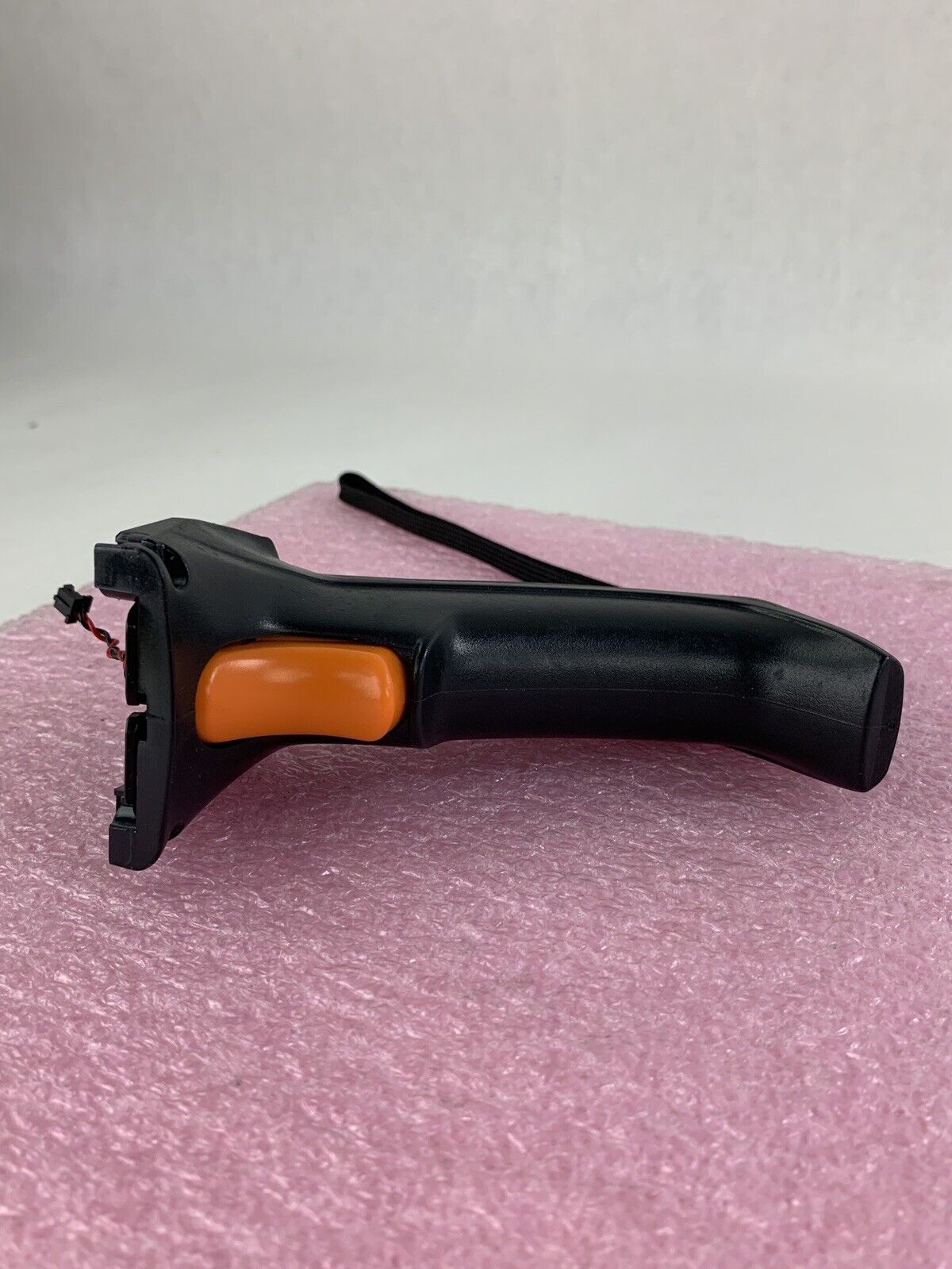 Datalogic Falcon X3 Handle Attachment 94ACC1390  w/ Screws Tested