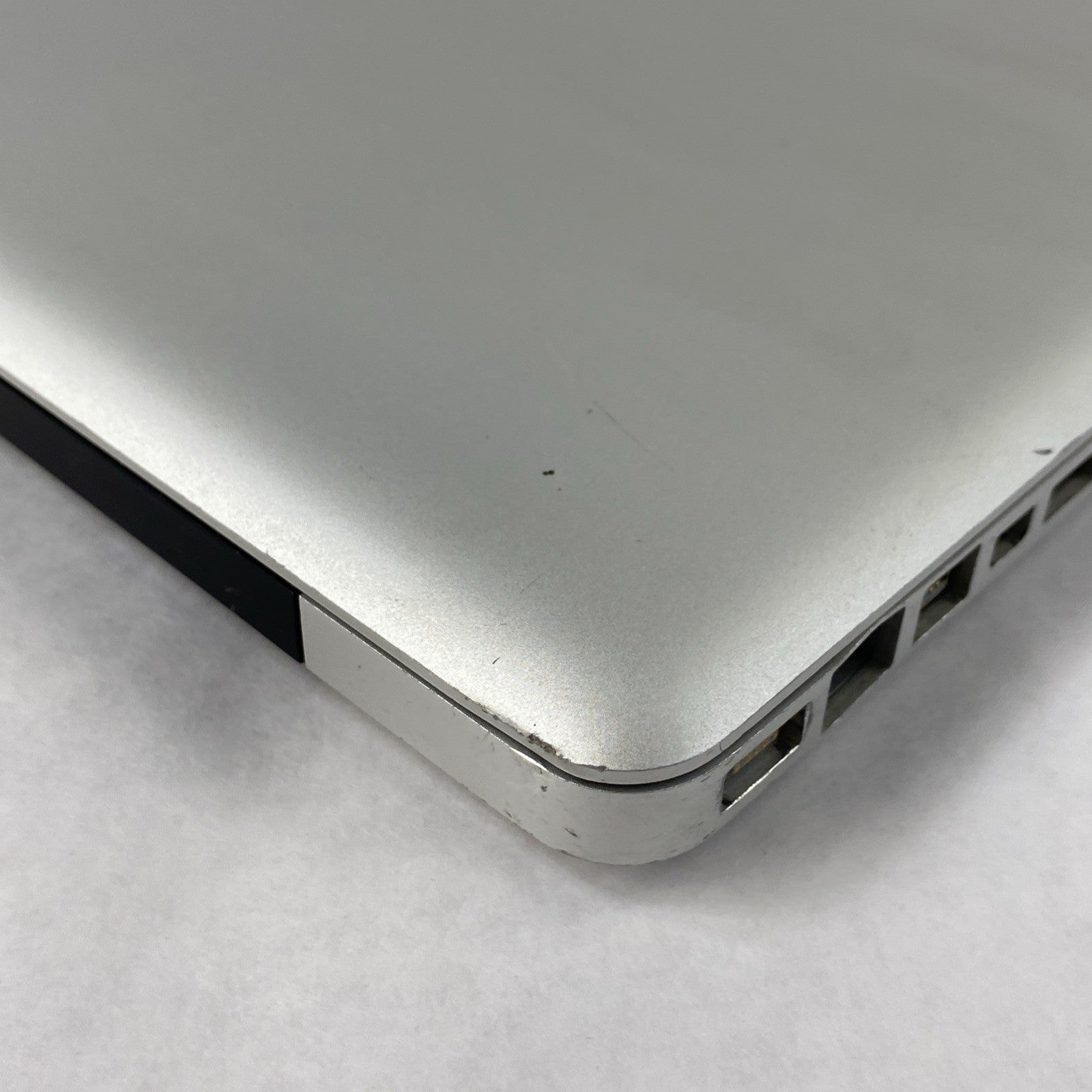 Apple MacBook Pro A1286 2010 15" 2.53GHz i5 8GB RAM 250GB SSD os10.13.618