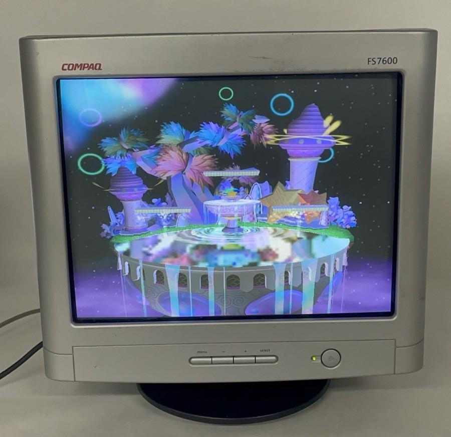 Compaq FS7600 CRT Monitor Tested1