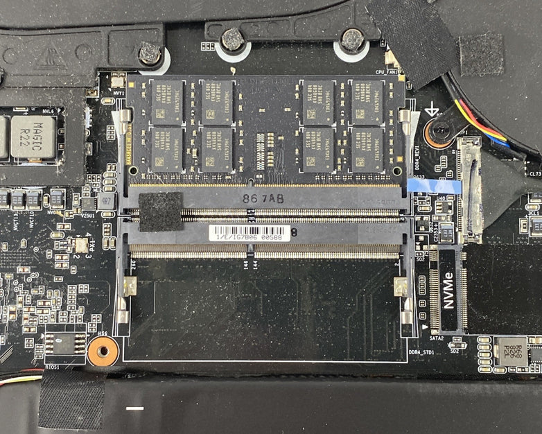 Gigabyte Aero 15WV8 15.6" Core i7-8750H 2.20 GHz 16GB RAM GTX 1060 No HDD No OS