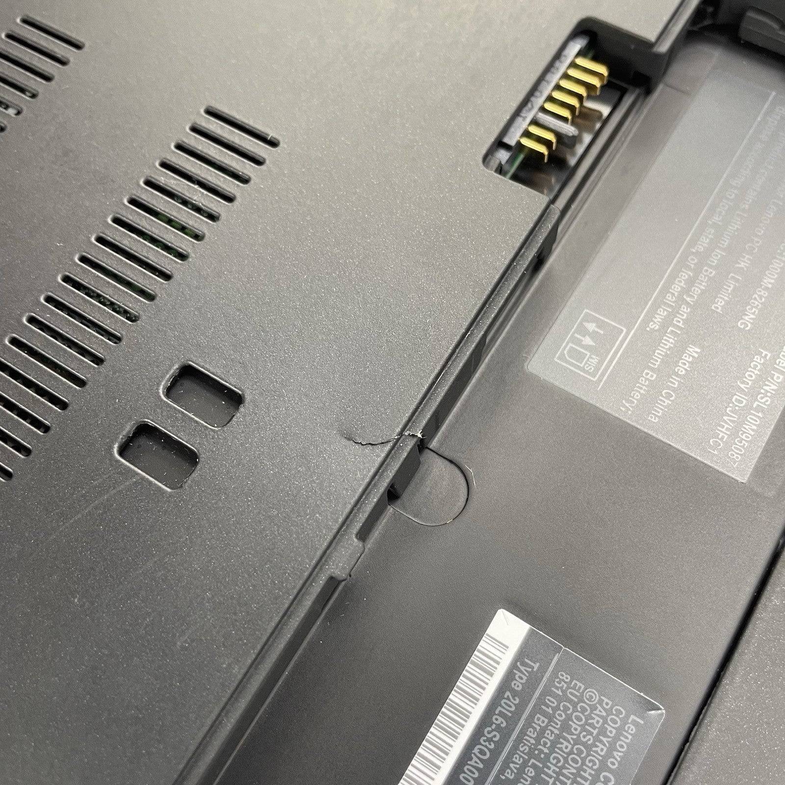 Lenovo ThinkPad T480 14" i5-8350U 1.70 GHz 8 GB RAM No SSD/OS/AC - Bad Bottom16