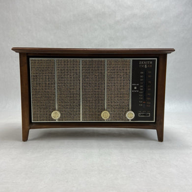 Vintage Zenith Solid State Radio Z430 Tabletop Radaio Tested